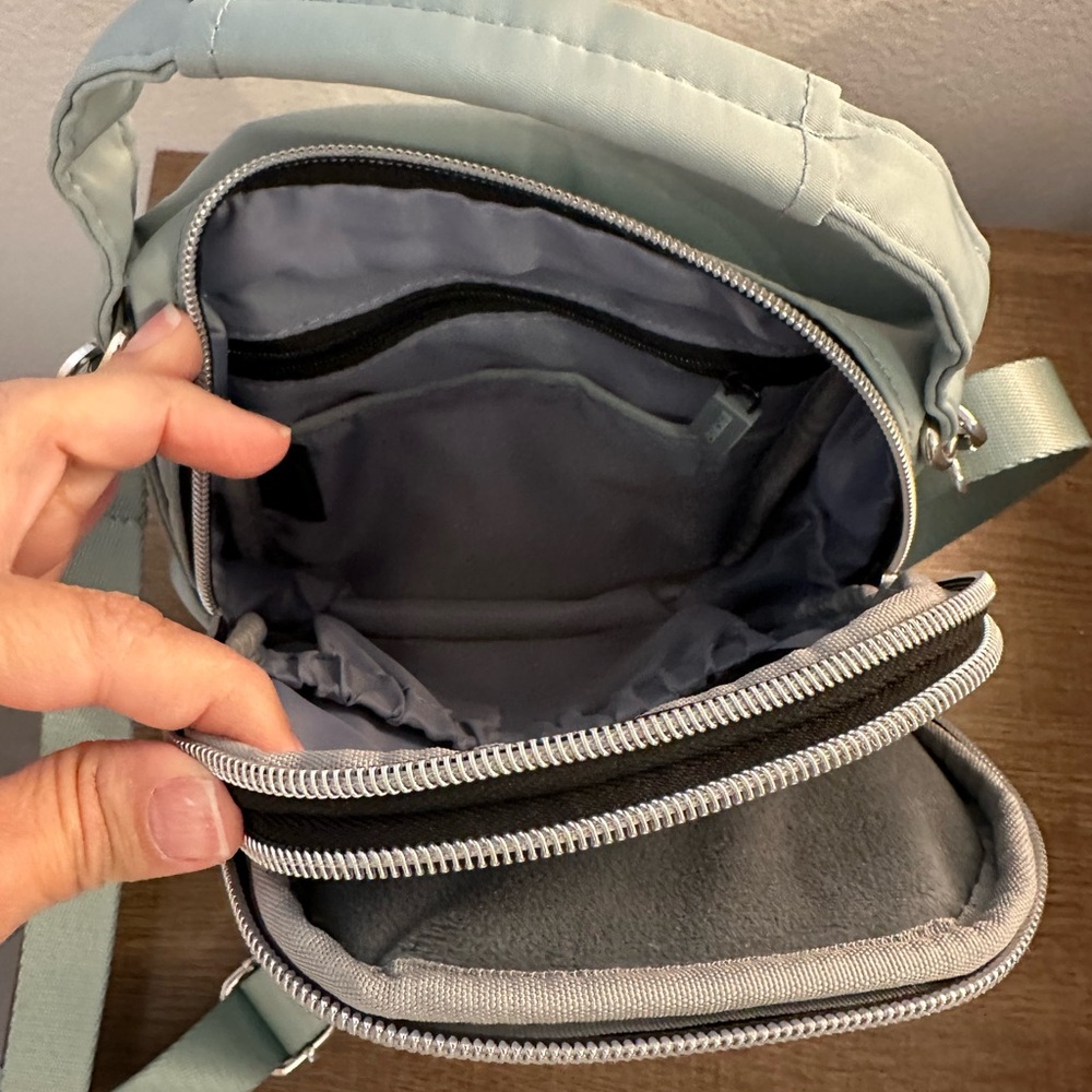 The Stellar IHKWIP North/South Crossbody Retired Color - Picture 4 of 6